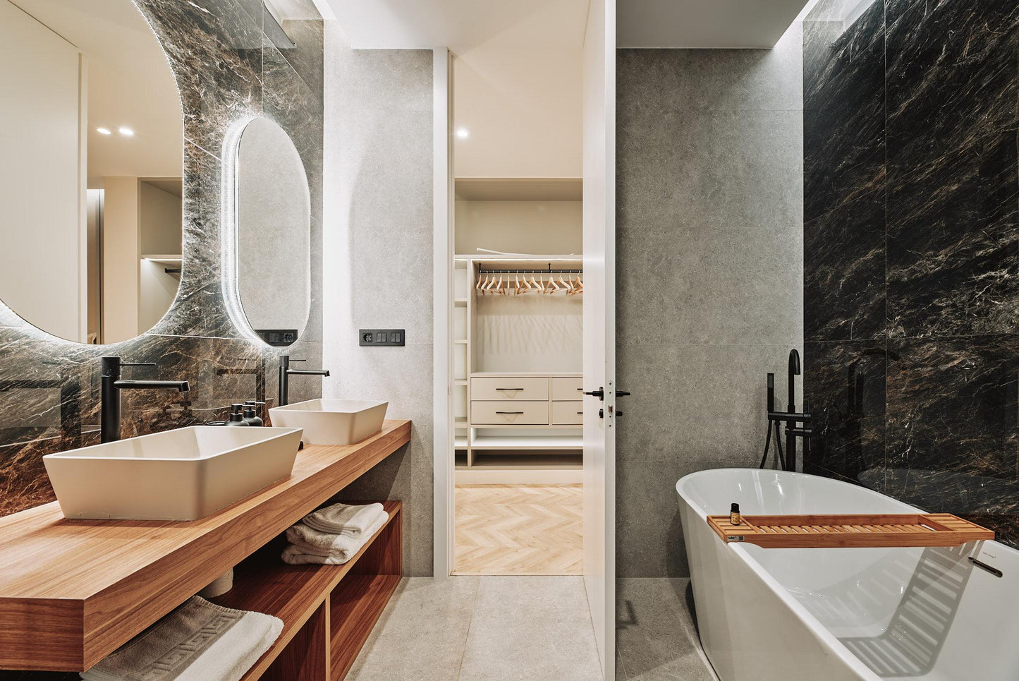 Piso de lujo en Madrid con estilo contemporáneo en Sol en Calle Tetuán