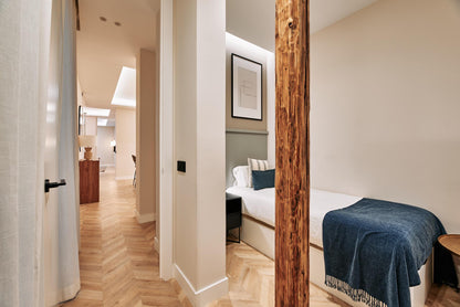 Piso de lujo en Madrid con estilo contemporáneo en Sol en Calle Tetuán