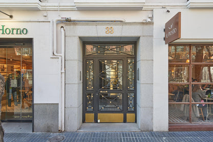 Piso de lujo en Madrid con balcones exteriores en Calle Conde de Peñalver
