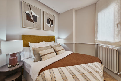 Piso de lujo en Madrid con diseño elegante y vistas abiertas en Calle Naciones