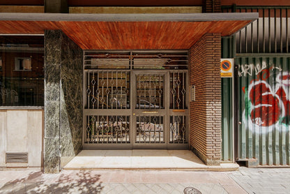 Piso de lujo en Madrid con diseño elegante y vistas abiertas en Calle Naciones