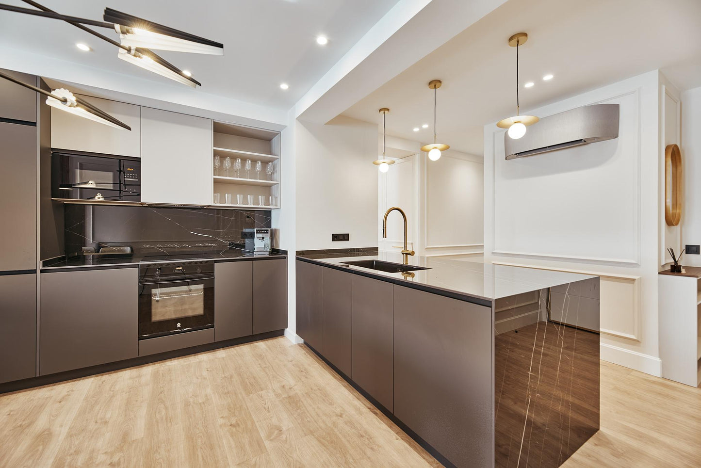 Piso de lujo en Madrid con terraza privada en Calle Alcántara