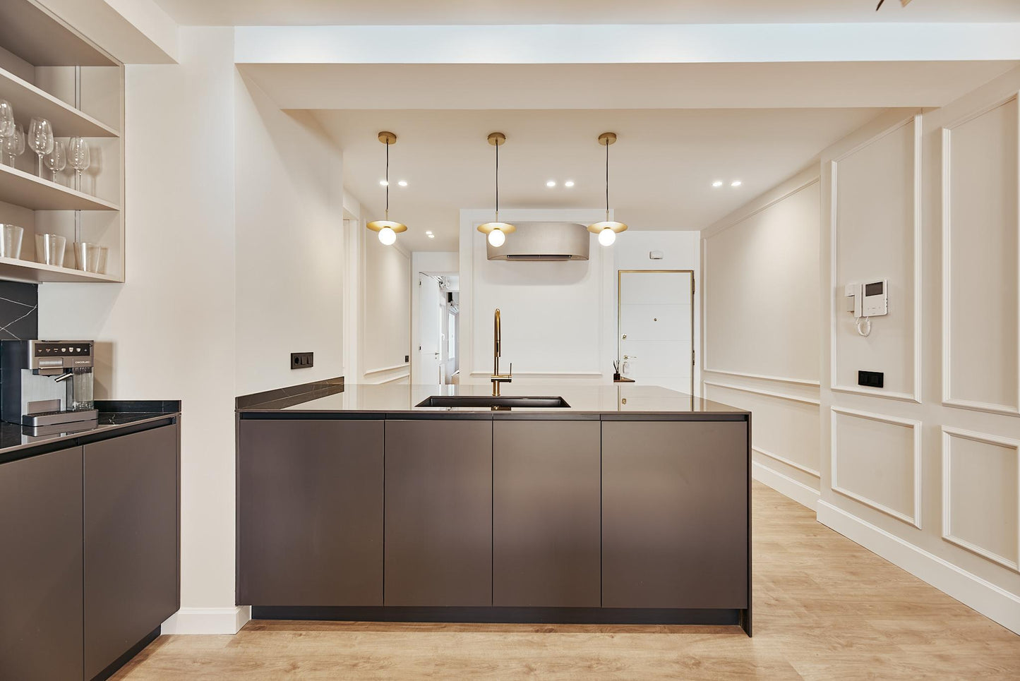 Piso de lujo en Madrid con terraza privada en Calle Alcántara