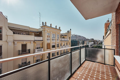 Piso de lujo en Madrid con terraza privada en Calle Alcántara