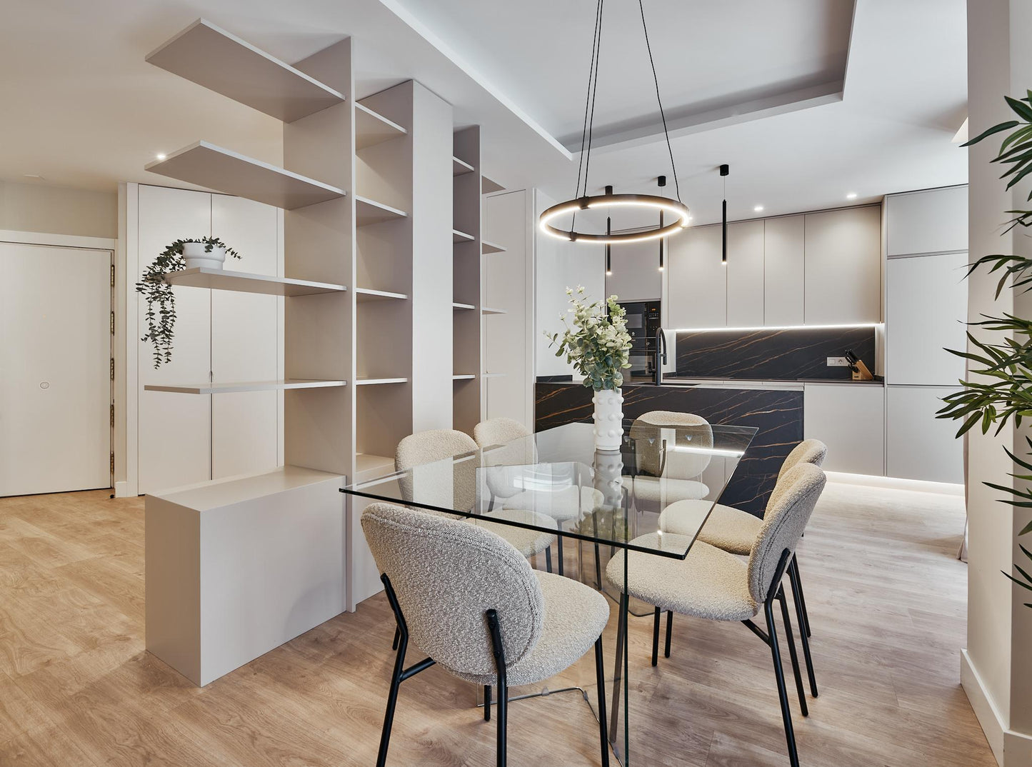 Piso de lujo en Madrid con interiorismo contemporáneo en Calle Alcántara