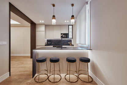 Piso de lujo en Madrid con terraza y luz natural en Calle Montesa