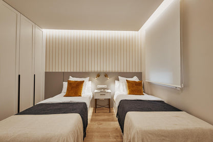 Piso de lujo en Madrid con terraza y luz natural en Calle Montesa