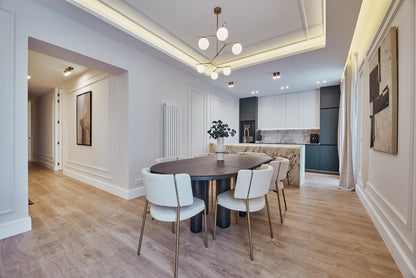 Piso de lujo en Madrid con balcón y diseño contemporáneo en Calle Hermosilla