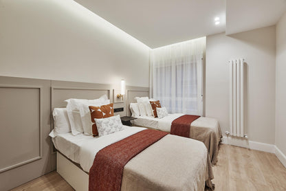 Piso de lujo en Madrid con patio privado en Calle María de Molina