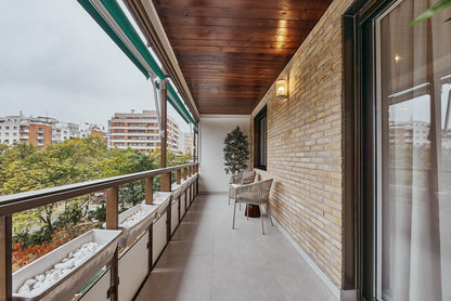 Piso de lujo en Madrid con amplia terraza y garaje en la calle General Pardiñas