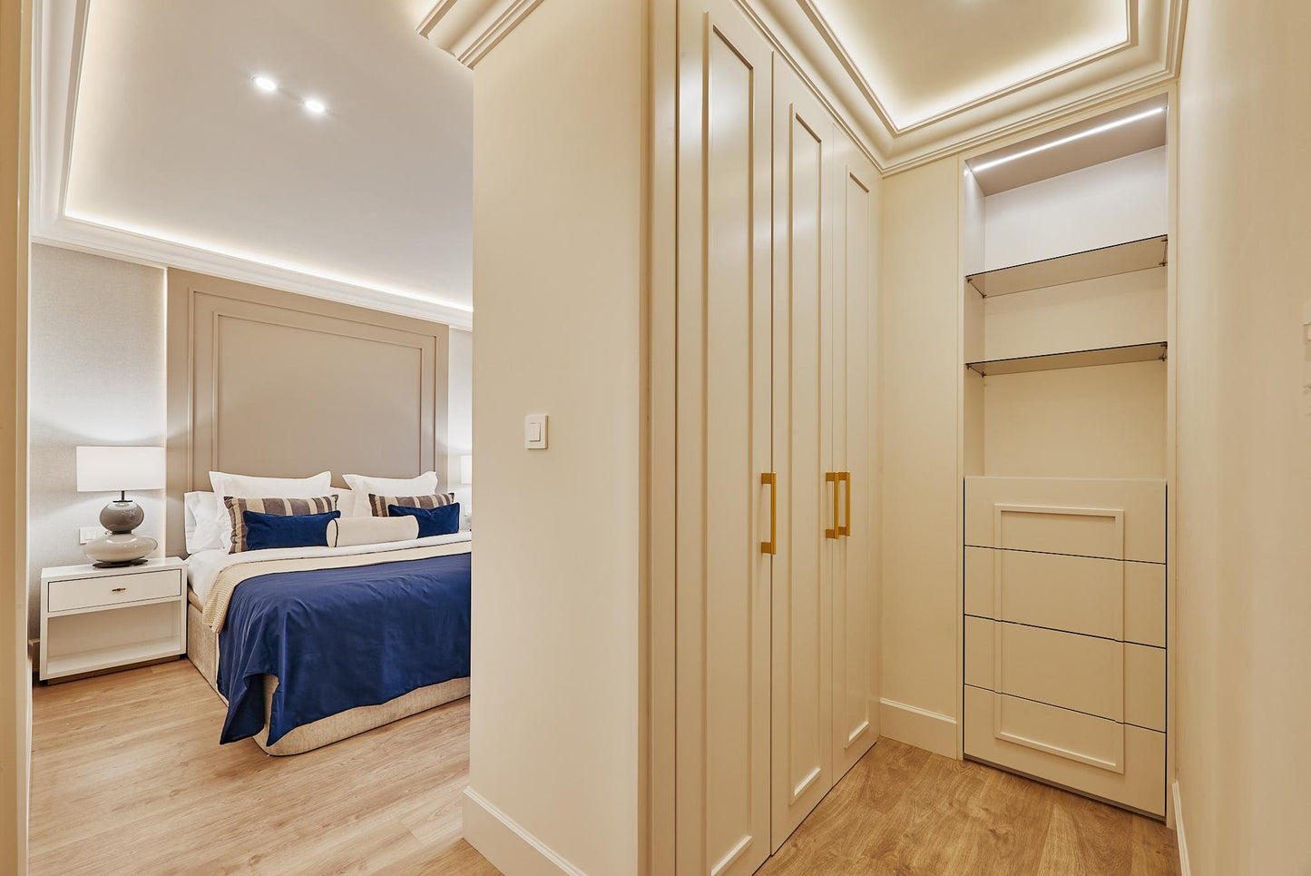 Piso de lujo en Madrid con garaje y diseño contemporáneo en Calle Ayala