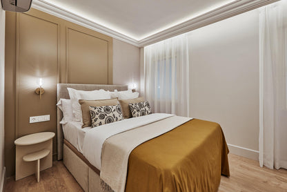 Piso de lujo en Madrid con garaje y diseño contemporáneo en Calle Ayala