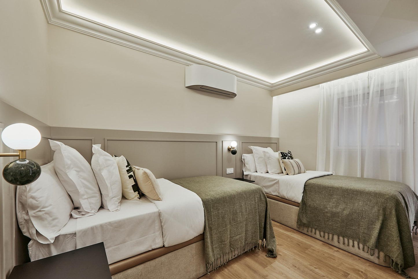 Piso de lujo en Madrid con garaje y diseño contemporáneo en Calle Ayala