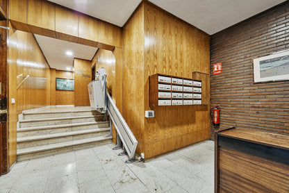Piso de lujo en Madrid con garaje y diseño contemporáneo en Calle Ayala