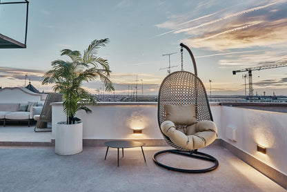 Piso de lujo en Madrid con terraza y piscina en calle Leganitos