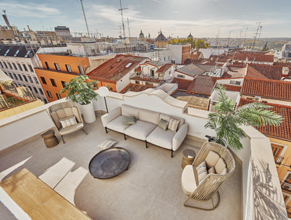 Piso de lujo en Madrid con terraza y piscina en calle Leganitos