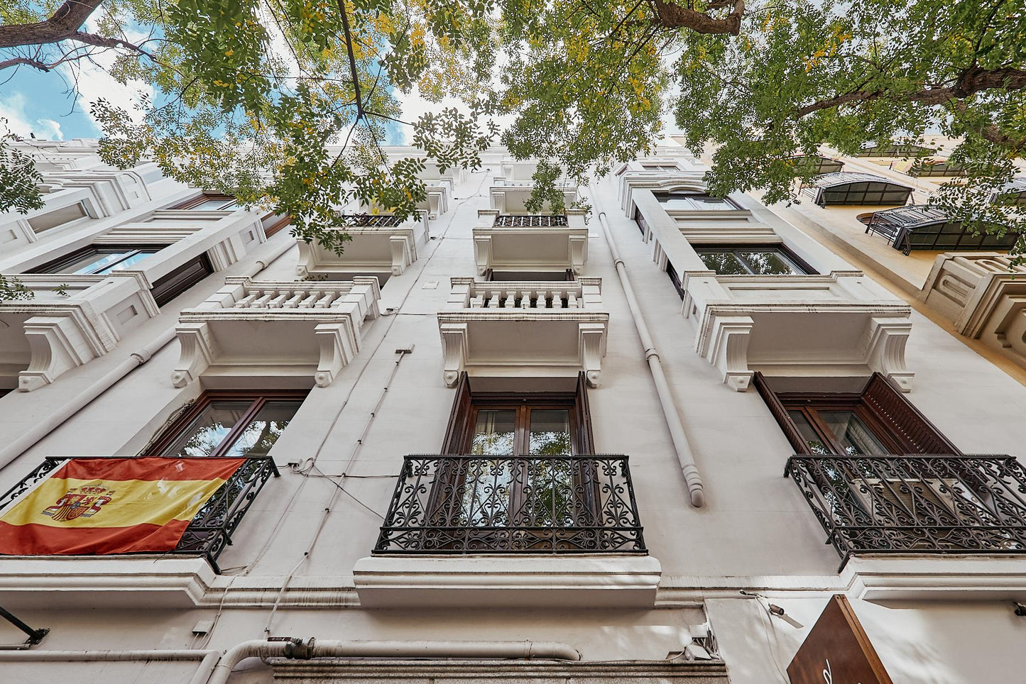Piso de lujo en Madrid con balcón exterior en la calle Conde de Peñalver