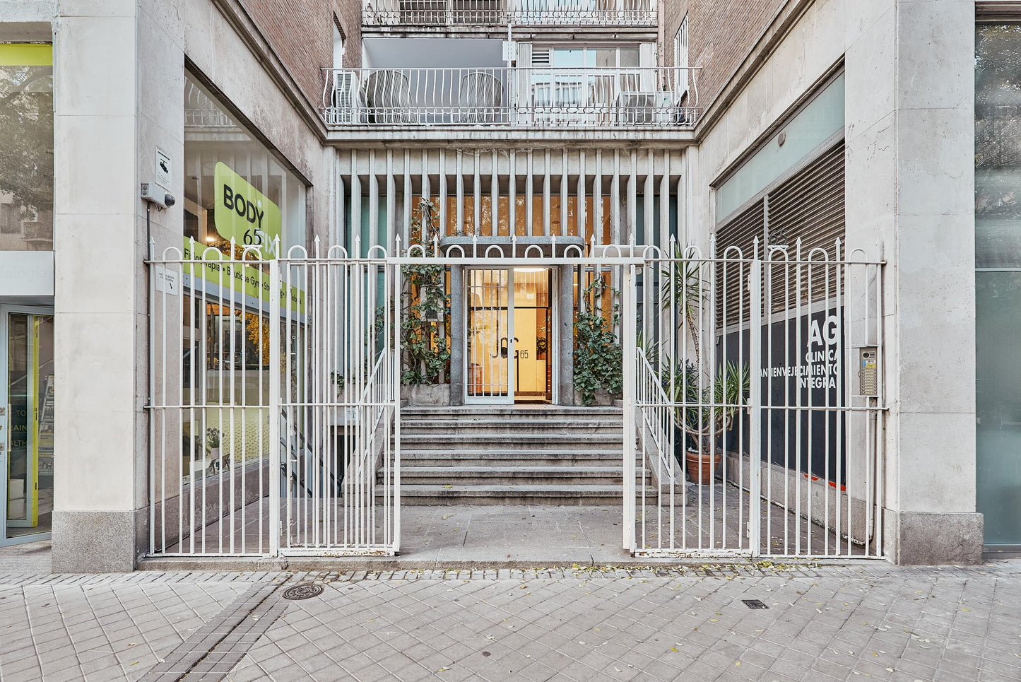 Piso de lujo en Madrid con terraza y diseño contemporáneo en la calle Ortega y Gasset