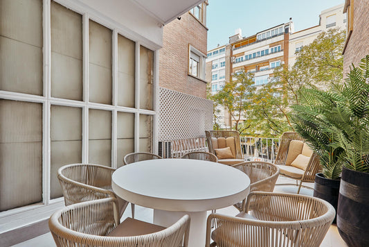 Piso de lujo en Madrid con terraza y diseño contemporáneo en la calle Ortega y Gasset