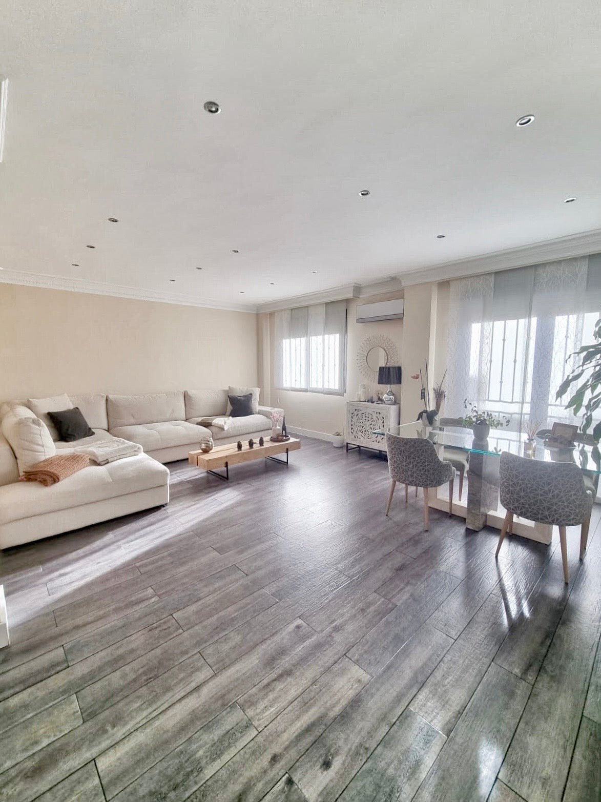 Chalet pareado en Seseña con jardín y piscina privada