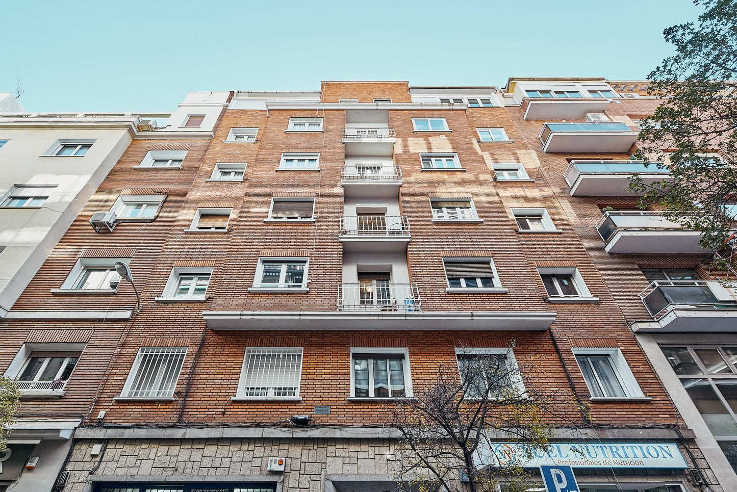 Piso de lujo en Madrid con terraza privada en Calle Naciones