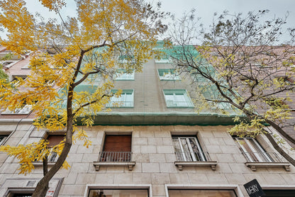 Piso de lujo en Madrid con diseño contemporáneo en Calle General Oráa