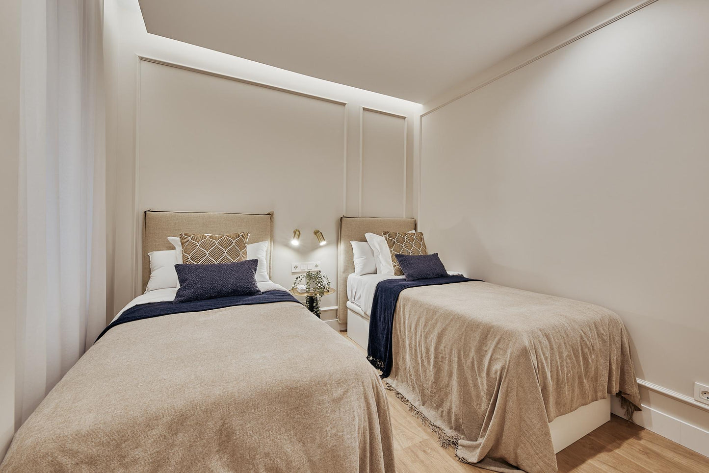 Piso de lujo en Madrid con diseño contemporáneo en Calle General Oráa