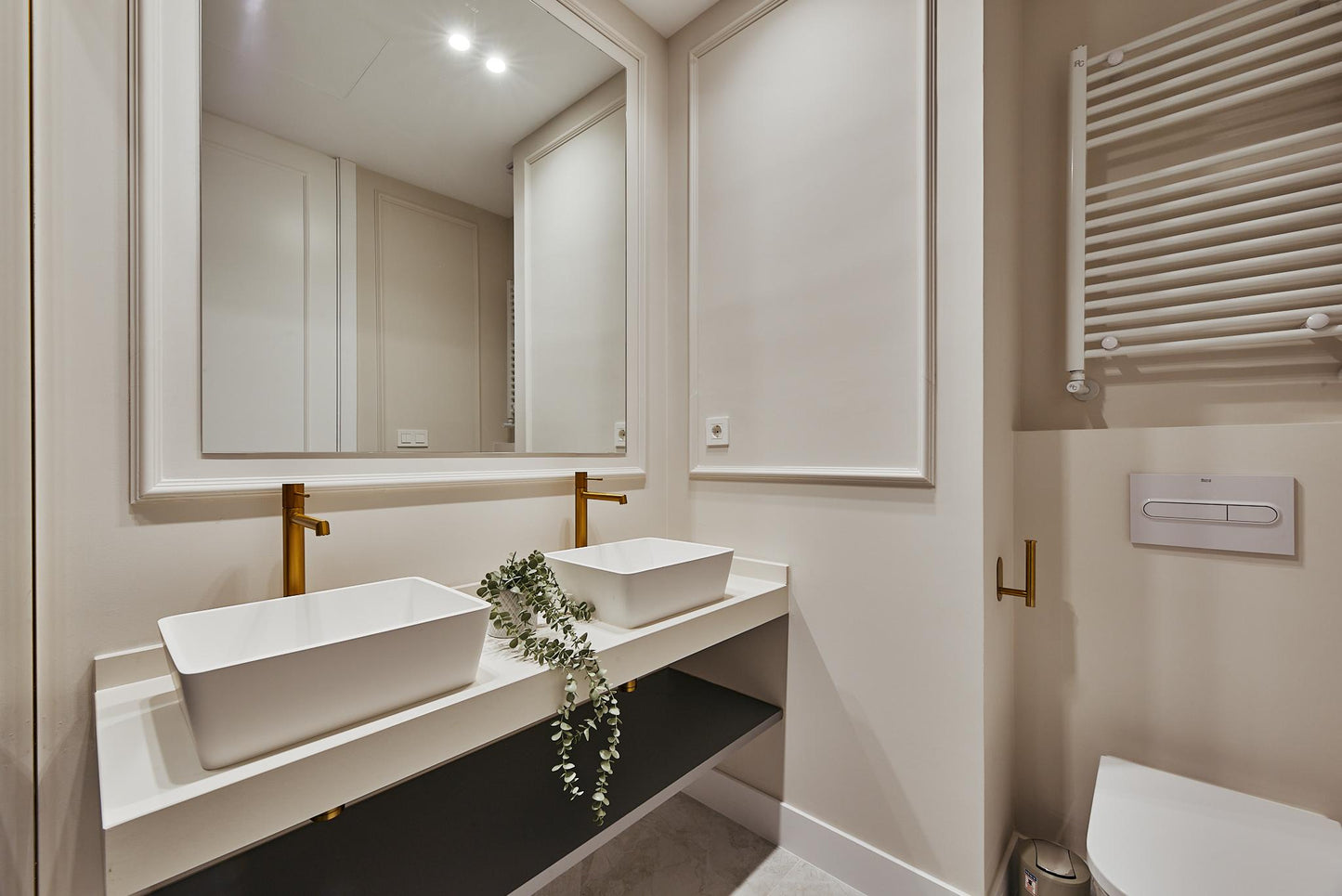 Piso de lujo en Madrid con diseño contemporáneo en Calle General Oráa