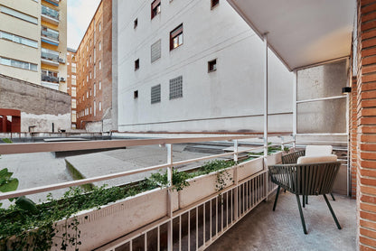 Piso de diseño en Madrid con terraza y domótica en la calle Castelló