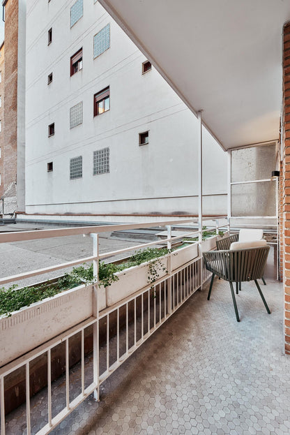 Piso de diseño en Madrid con terraza y domótica en la calle Castelló