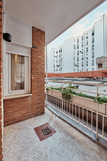 Piso de diseño en Madrid con terraza y domótica en la calle Castelló