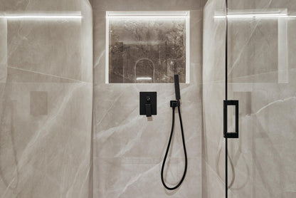 Piso de lujo en Madrid con jacuzzi y diseño sofisticado en Ortega y Gasset