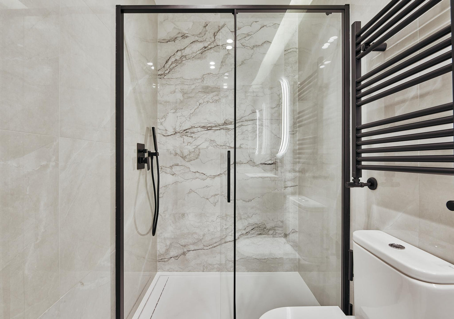 Piso de lujo en Madrid con jacuzzi y diseño sofisticado en Ortega y Gasset
