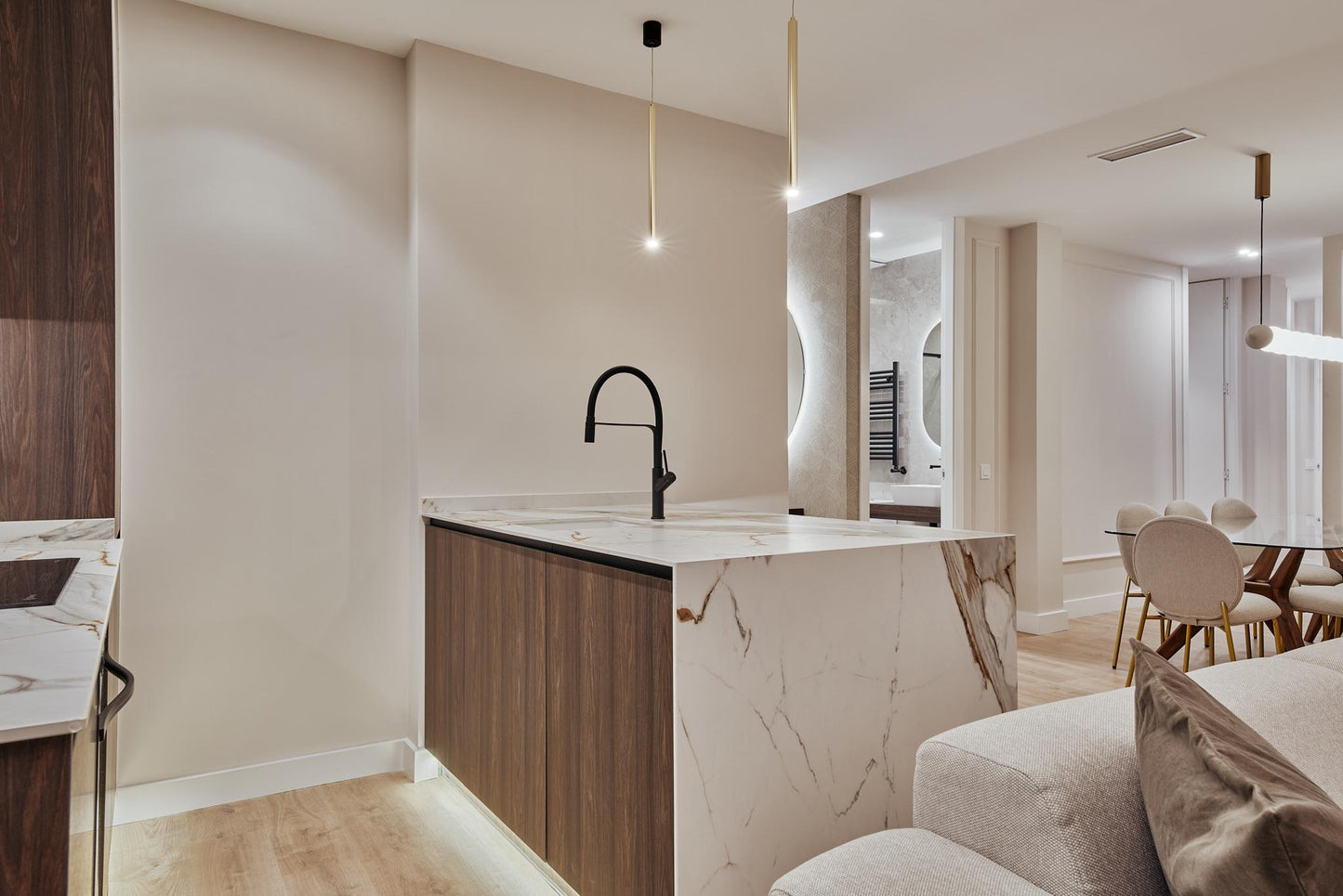 Piso de lujo en Madrid con jacuzzi y diseño sofisticado en Ortega y Gasset
