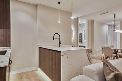 Piso de lujo en Madrid con jacuzzi y diseño sofisticado en Ortega y Gasset