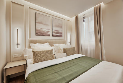 Piso de lujo en Madrid con jacuzzi y diseño sofisticado en Ortega y Gasset
