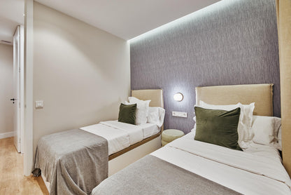 Piso de lujo en Madrid con jacuzzi y diseño sofisticado en Ortega y Gasset