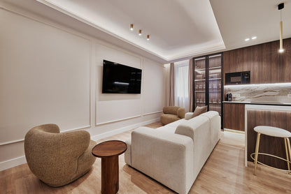 Piso de lujo en Madrid con jacuzzi y diseño sofisticado en Ortega y Gasset