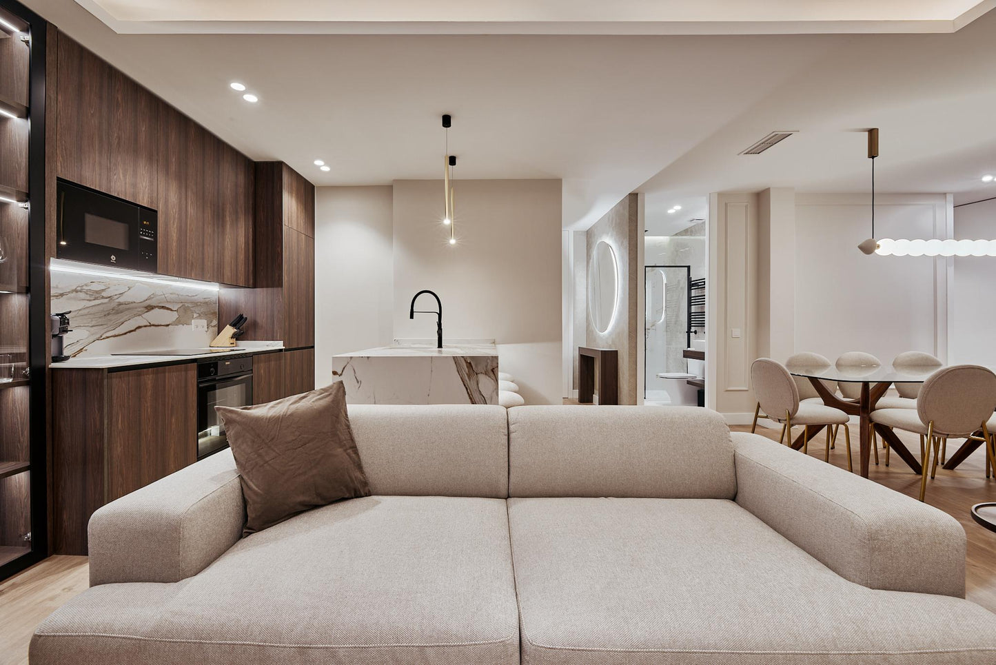 Piso de lujo en Madrid con jacuzzi y diseño sofisticado en Ortega y Gasset