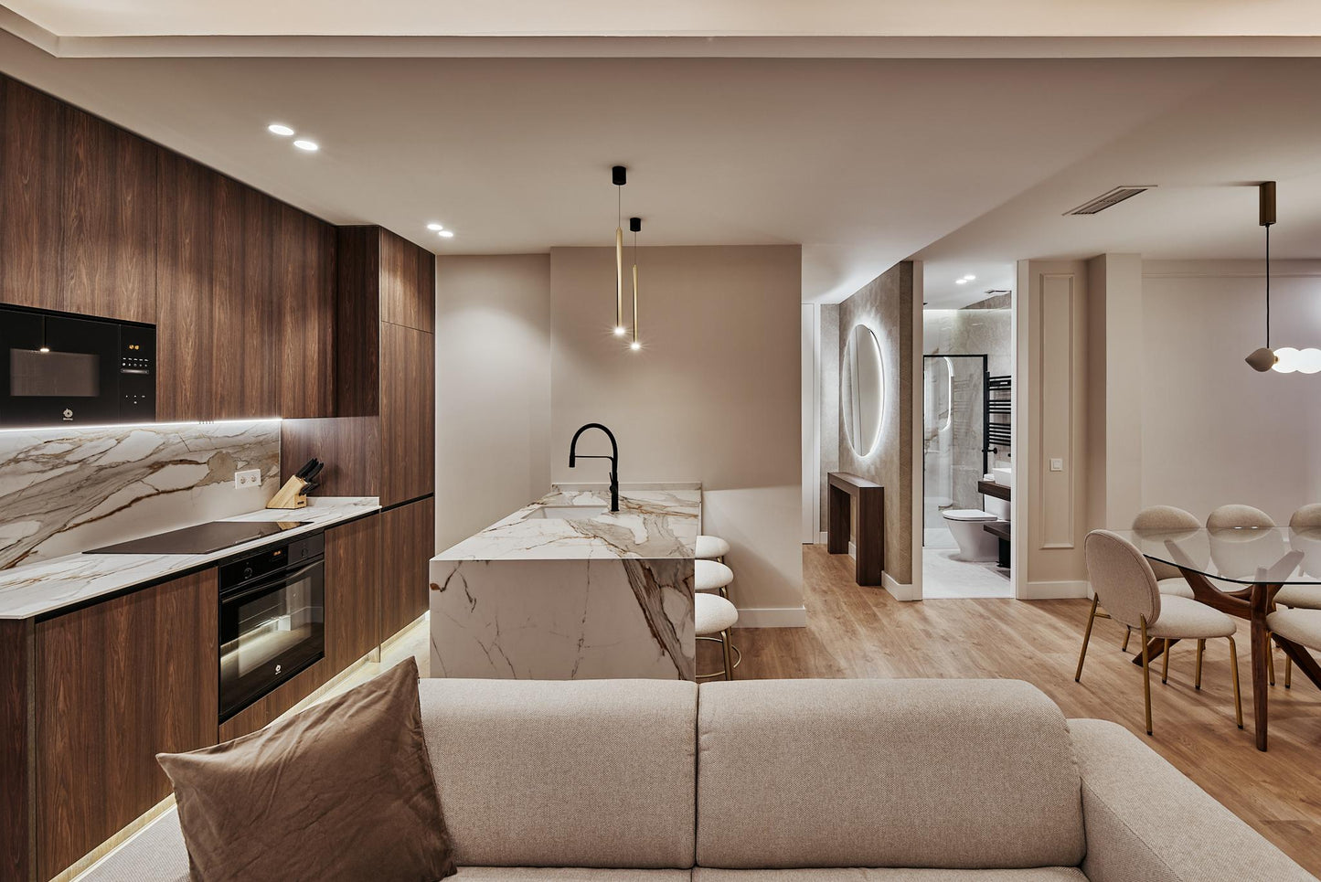 Piso de lujo en Madrid con jacuzzi y diseño sofisticado en Ortega y Gasset