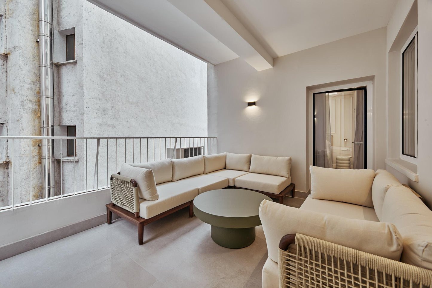 Piso luminoso en Madrid con terraza privada en la calle Conde de Peñalver