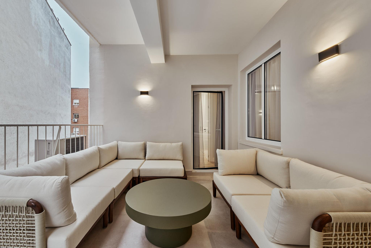 Piso luminoso en Madrid con terraza privada en la calle Conde de Peñalver
