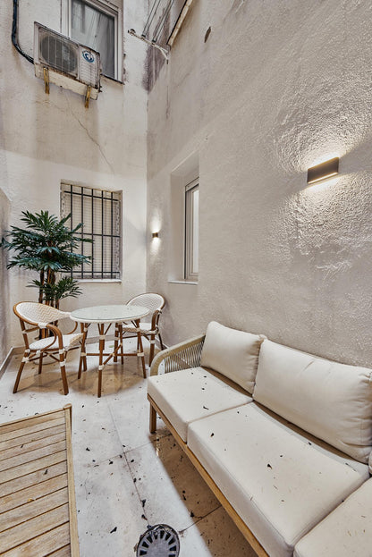 Piso de diseño en Madrid con terraza privada en la calle Españoleto