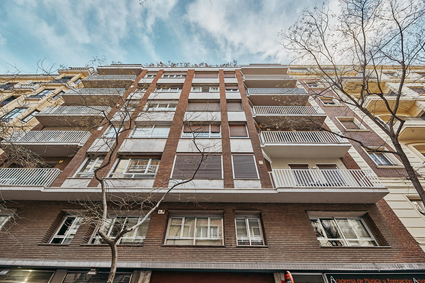Piso de diseño en Madrid con terraza y diseño contemporáneo en la calle Ayala