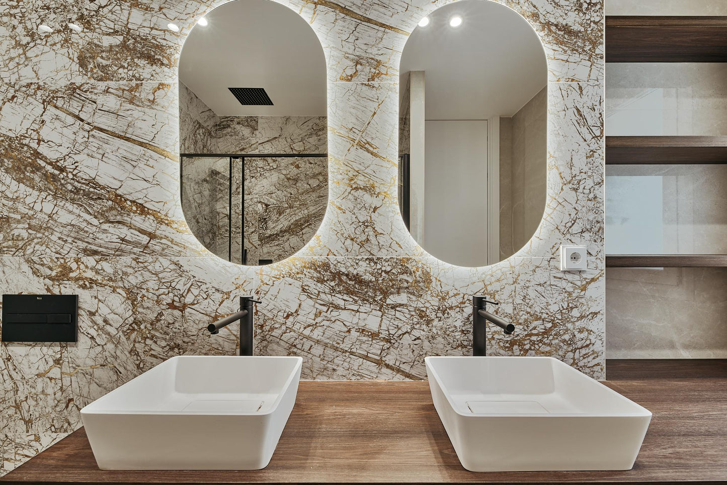 Piso de lujo en Madrid con balcón y gran amplitud en la calle Núñez de Balboa