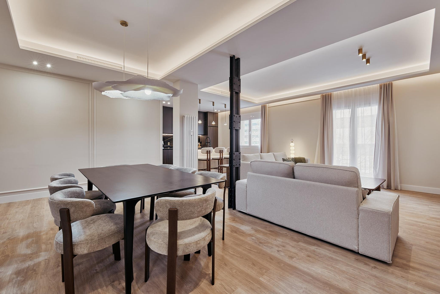 Piso de lujo en Madrid con balcón y gran amplitud en la calle Núñez de Balboa