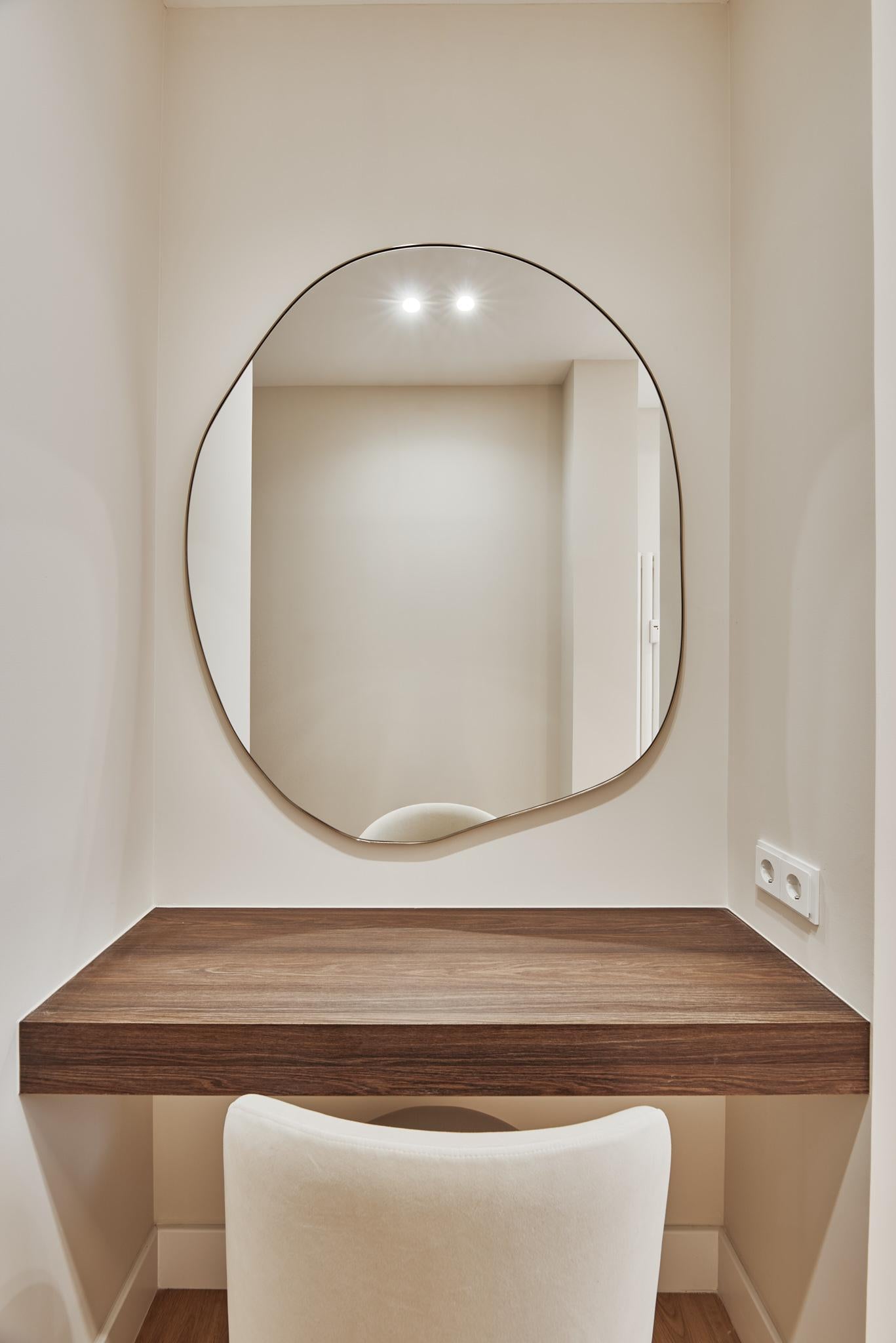 Piso de lujo en Madrid con balcón y gran amplitud en la calle Núñez de Balboa