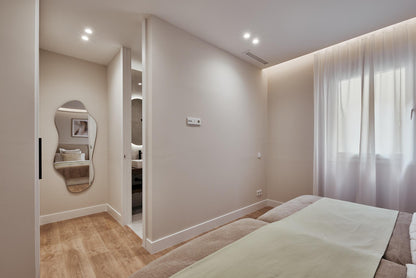 Piso de lujo en Madrid con balcón y gran amplitud en la calle Núñez de Balboa