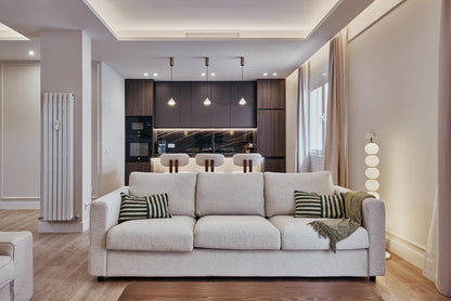 Piso de lujo en Madrid con balcón y gran amplitud en la calle Núñez de Balboa