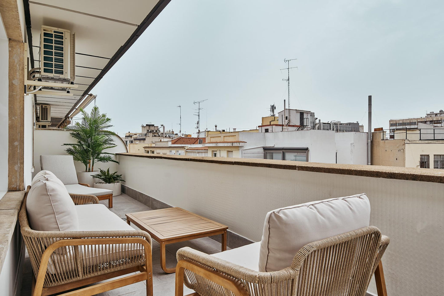Piso de diseño en Madrid con terraza y altura privilegiada en la calle Maldonado